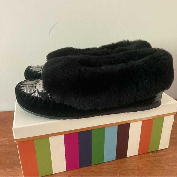 Coach Signature Arleen Jacquard Sherpa Moccasin Slippers - Picture 9 of 11